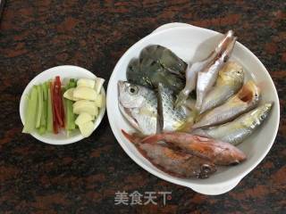 杂鱼鼎的做法步骤：1