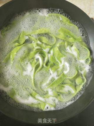 大块牛肉菠菜面的做法步骤：12