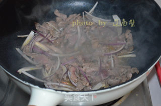 胡萝卜羊肉面，暖身暖胃暖手，美的做法步骤：5