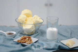 只能在冬天喝的核桃奶昔的做法步骤：1
