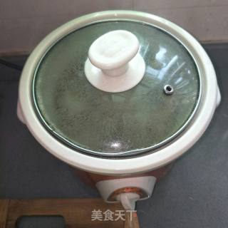 莲藕排骨汤的做法步骤：3