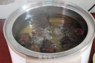 酥香芋头虾米丸子的做法步骤：2
