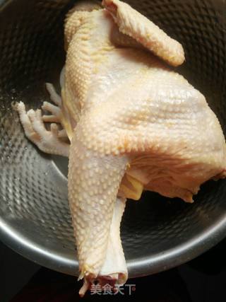 电饭煲焖鸡的做法步骤：1