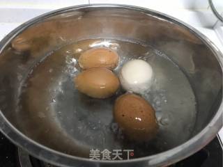 鸡蛋蘸白糖的做法步骤：1