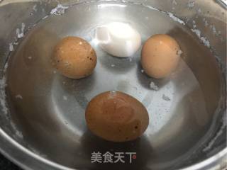 鸡蛋蘸白糖的做法步骤：2
