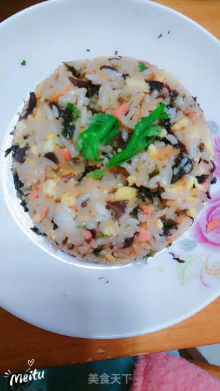紫菜蛋炒饭的做法步骤：1