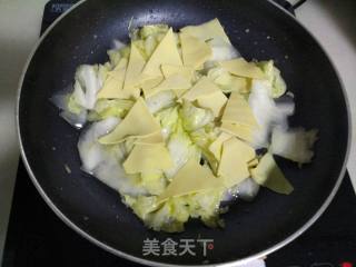 白菜炒干豆腐的做法步骤：7