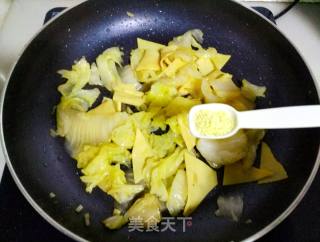 白菜炒干豆腐的做法步骤：10