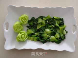 香菇油菜的做法步骤：1