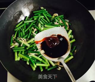 蒜苔炒肉的做法步骤：4