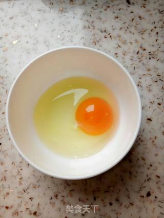 虾仁蛋饼的做法步骤：1