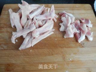 砂锅鸭掌煲的做法步骤：2