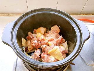 香菇炖土鸡的做法步骤：6