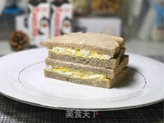 “鸡蛋美食”全麦鸡蛋三明治的做法步骤：7