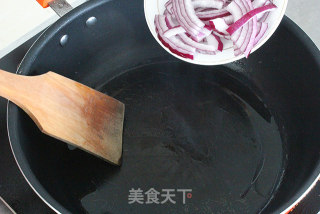 青椒炒鱿鱼的做法步骤：4