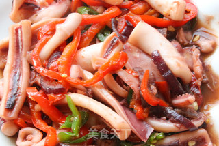 青椒炒鱿鱼的做法步骤：7