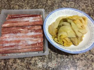 酸菜炒牛肉的做法步骤：1