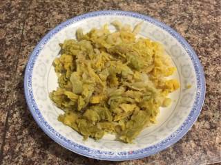 酸菜炒牛肉的做法步骤：2