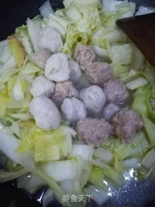 肉丸白菜汤的做法步骤：4