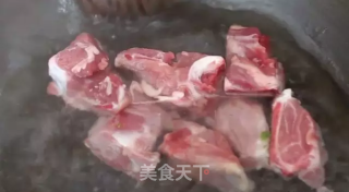 潮音潮人：胡萝卜荸荠猪骨汤的做法步骤：3