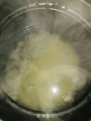 银耳小米粥的做法步骤：3