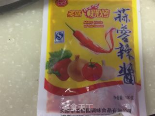 东北烤冷面的做法步骤：1