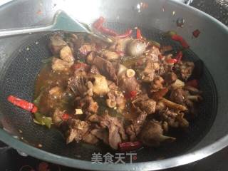不加一滴水的啤酒鸭的做法步骤：8