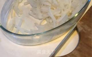干煵萝卜丝的做法步骤：1