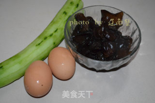 黄瓜鸡蛋汤，几分钟做好一锅，好鲜美！的做法步骤：1