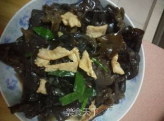 木耳炒肉片的做法步骤：4