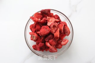 水饴版开心果草莓牛轧糖的做法步骤：3