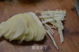 土豆胡萝卜丝，最简单抢手的家常菜的做法步骤：3