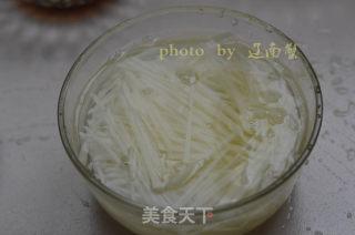 土豆胡萝卜丝，最简单抢手的家常菜的做法步骤：4