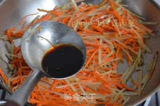 土豆胡萝卜丝，最简单抢手的家常菜的做法步骤：9