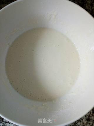 葱花鸡蛋饼的做法步骤：1