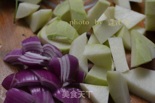 萝卜烧羊肉，冬吃萝卜夏吃姜，老百姓的保健食品的做法步骤：3
