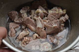 萝卜烧羊肉，冬吃萝卜夏吃姜，老百姓的保健食品的做法步骤：5