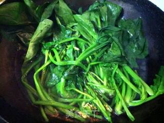 #鸡蛋美食#鸡蛋酱拌菠菜的做法步骤：2