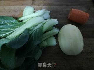 土豆片炒小油菜的做法步骤：1