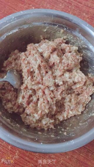菜包子肉包子的做法步骤：1