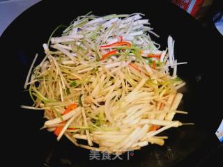 白芹炒咸肉的做法步骤：4