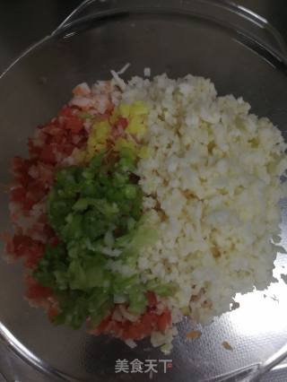 五花肉马蹄饺子的做法步骤：1