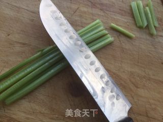 干煸蚕蛹的做法步骤：2