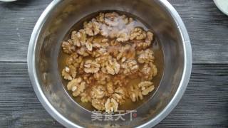 琥珀桃仁的做法步骤：2