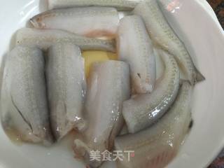 蒜香蒸豆腐鱼的做法步骤：2