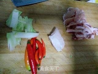 西兰花炒肉的做法步骤：1
