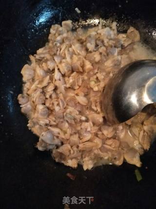 韭菜炒蛤蜊的做法步骤：8
