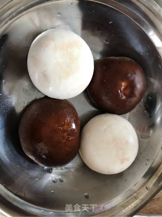 双菇炒肉的做法步骤：1