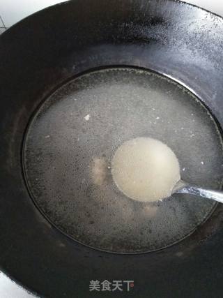 骨汤荷包蛋的做法步骤：1