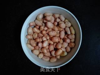 盐酥花生的做法步骤：1